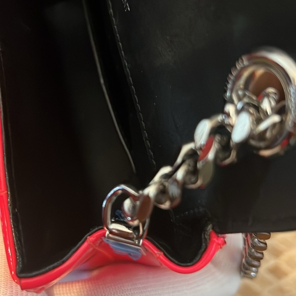 SAINT LAURENT Hot Pink Vicky Patent Leather Crossbody Bag - Picture 11 of 16